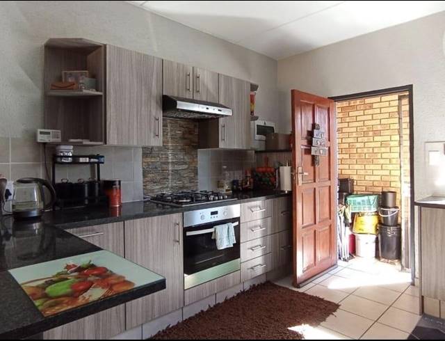 3 BEDROOM APARTMENT FOR SALE IN KLIPPOORTJE